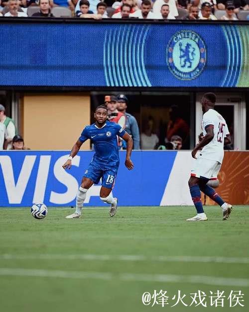 庆祝世俱杯冠军！恩昆库晒照：用一座伟大奖杯为赛季画上完美句号