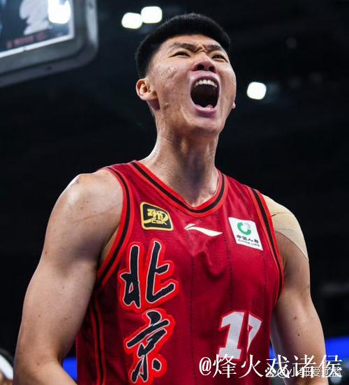 生涯首次得分上双,从清华退学撑起辽篮内线,杨鸣为他怒吼 生涯首次得分上双,从清华退学撑起辽篮内线,杨鸣为他怒吼