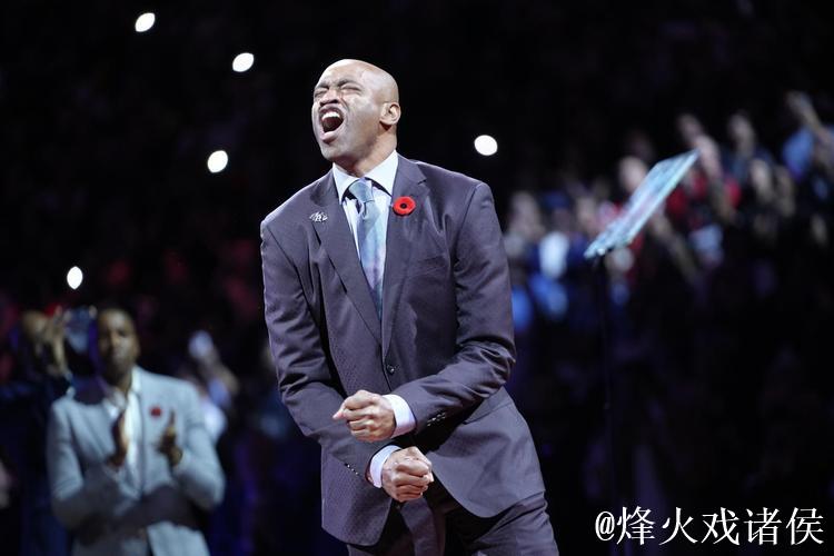 卡特球衣退役仪式后猛龙险胜国王终结4连败，灰熊击败76人