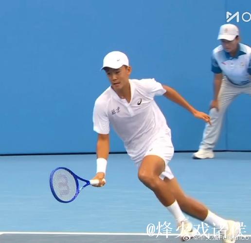 商竣程率领北京队勇夺十五运会网球青年组男团冠军 商竣程率领北京队勇夺十五运会网球青年组男团冠军